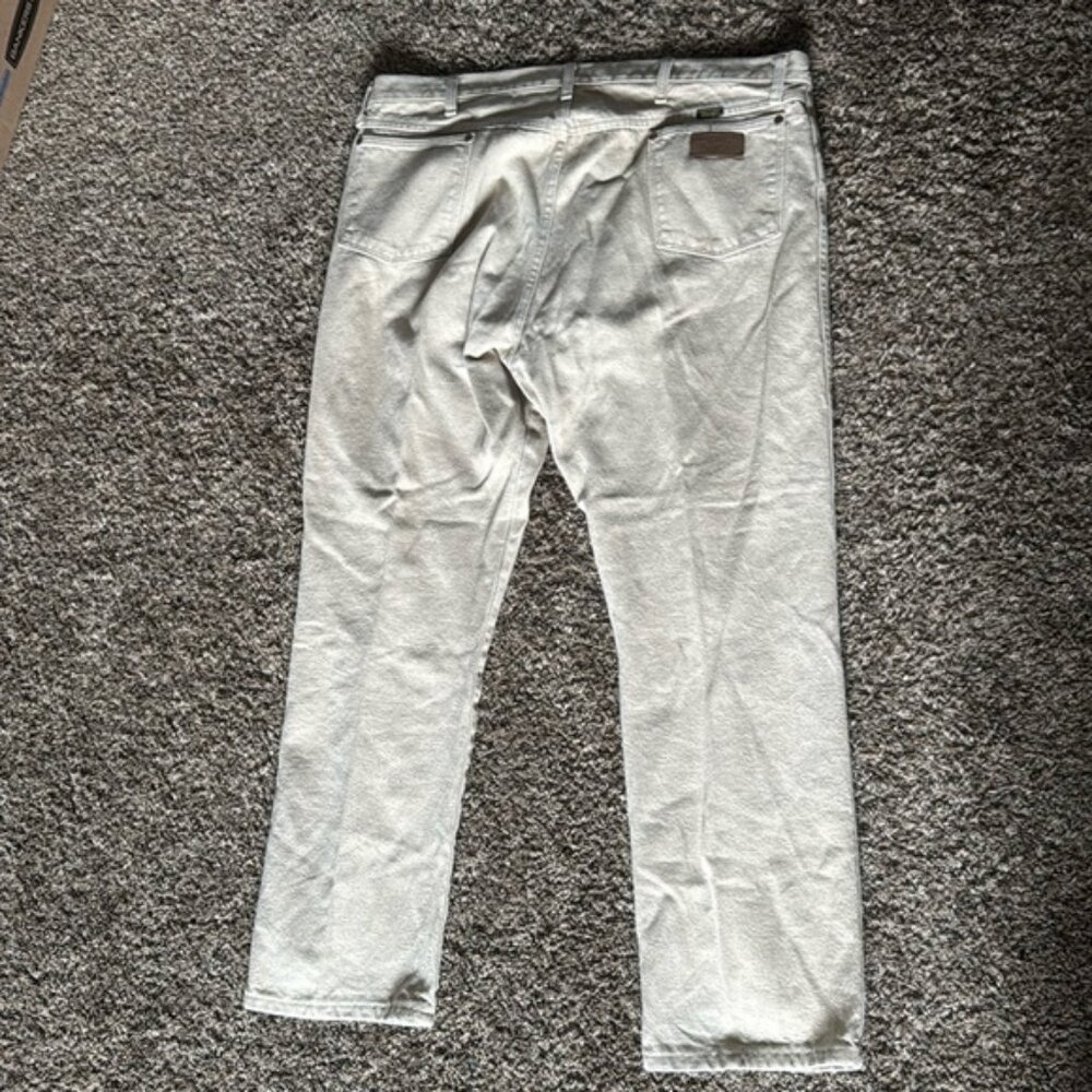 Wrangler 44W x 32L Khaki Color Jeans